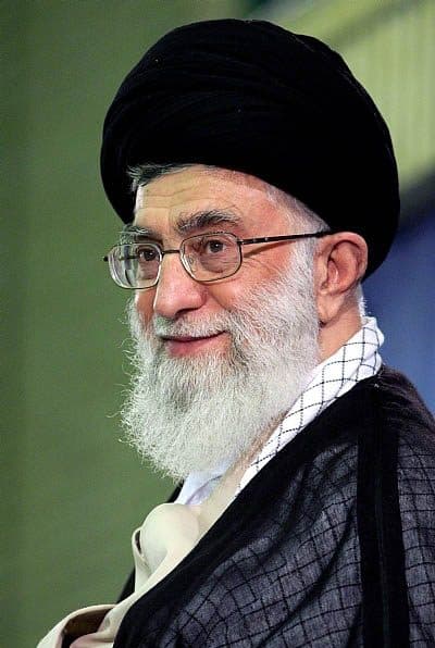 دیدار 12 نفر از شاعران اصفهانی با مقام معظم رهبری