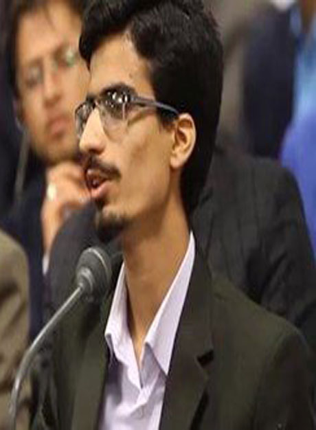 مقام معظم رهبری همیشه به شاعران جوان لطف داشته اند