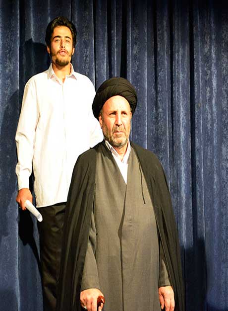 نمایش «این ره که میروی» برگزیده بخش صحنه ای همایش خرداد رخ داد