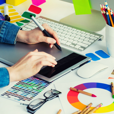 برگزاری کارگاه خلق پوستر «40 سالگی انقلاب اسلامی» در حوزه هنری یزد