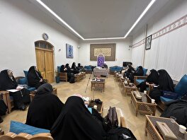 نشست «چکاد» با محور کتاب «تندتر از عقربه‌ها حرکت کن» در حوزه هنری برگزار شد