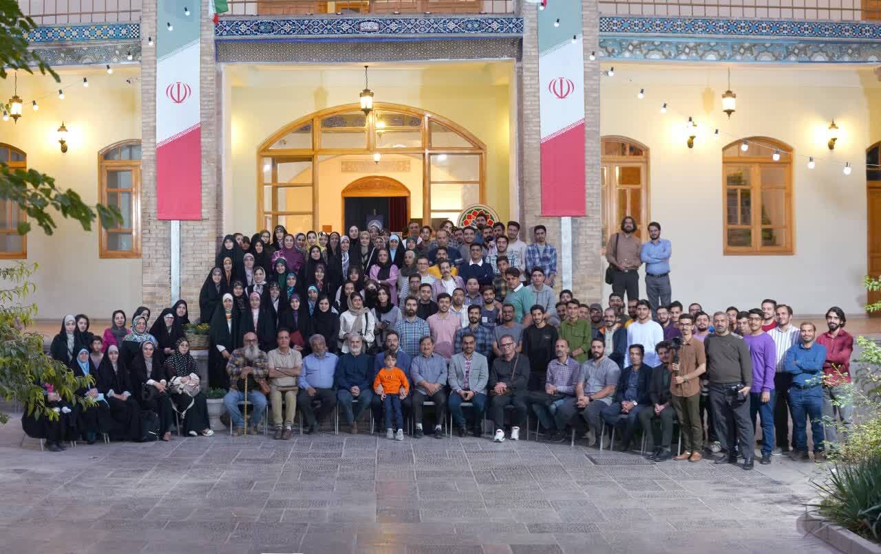 جشن بزرگ دورهمی عکاسان اصفهان جشن بزرگ دورهمی عکاسان اصفهان
